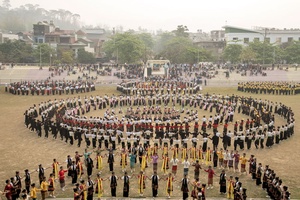 Xòe Thái dance makes strong impression at Điện Biên's festival 