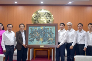Điện Biên Welcomes Historic Paintings and Photos Commemorating Điện Biên Phủ Battle