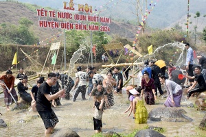 Bun Huột Nặm water festival celebrated in Điện Biên