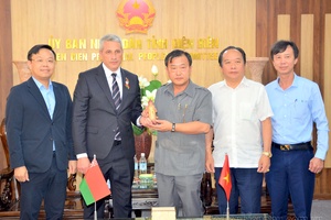 'Điện Biên and Belarus Exchange Soil Containers and Documents