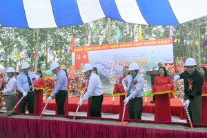 Construction on rubber latex processing factory in Điện Biên kicked off