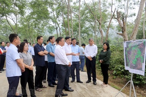 Điện Biên leader pays working visit to Mường Ảng District