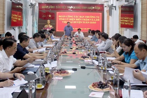 Điện Biên Provincial Party Secretary works with Tuần Giáo District Party Standing Committee