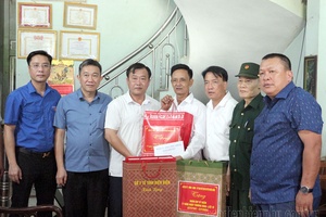 Vice Chairman visits and honours policy-beneficiary families 
