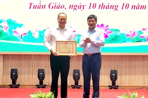 'Tuần Giáo reviews two years of agricultural sector restructuring