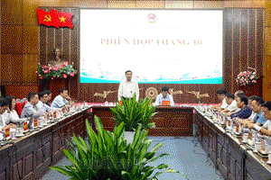 Điện Biên Provincial People's Committee organises regular monthly meeting in October