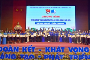 'Outstanding youths honoured for following President Hồ Chí Minh’s example