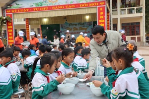 20,000 free bowls of Phở - Warming hearts of rural students