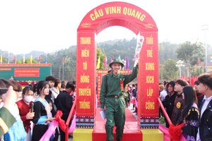 Điện Biên youths start military service in 2025