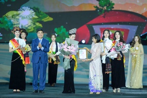 Phan Trần Linh Đan crowned 2025 Miss Ban Flower