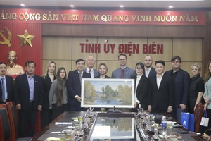 Russia seeks education cooperation in Điện Biên