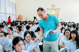 'Colleges in Điện Biên gear up for enrollment season