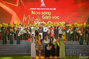 Impressive special artistic program “Non sông gấm vóc - Một dải vinh quang”