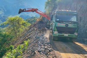 '“Racing against time” on many projects in Điện Biên
