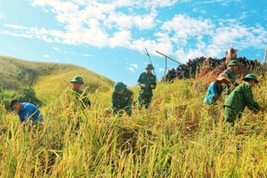 Điện Biên border guards study and follow Uncle Hồ’s teachings