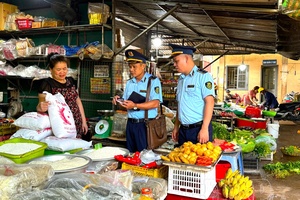 'The dilemma of price listing at traditional markets
