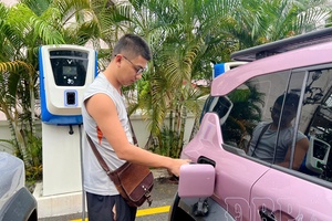 'EV charging stations: Meeting present needs, planning for the future