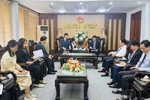 'Comrade Lê Thành Đô receives delegation from RoK’s Gangwon-do province