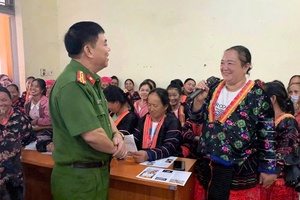 Firmly maintaining security and social order