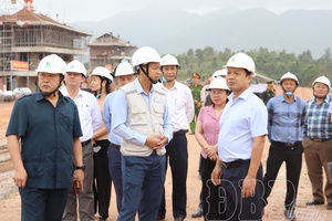 Provincial Party chief inspects progress of Si Pa Phìn commune Inter-level Primary - Secondary School project