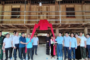 Bridge between “Party’s wwill” and “people’s hearts”