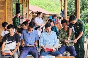 Border villages mobilize locals to surrender homemade weapons