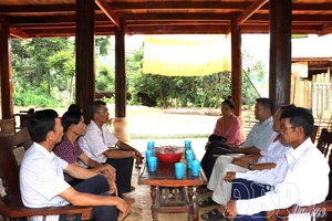 'Điện Biên enhances quality of reviewing “Cultural Family” title