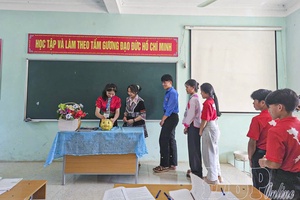 Raising piggy banks for education cause