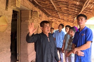 Flowers offered to the Party in the westernmost part of the Fatherland