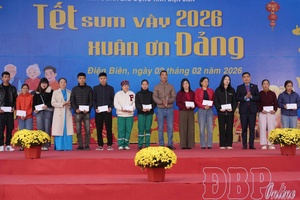 'Caring for workers ahead of Tết: Trade unions roll out practical support