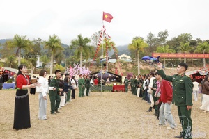 When regular soldiers go to communes