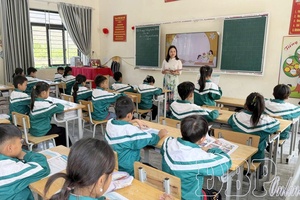 Spreading values of Ban (Bauhinia) Flower Festival in schools