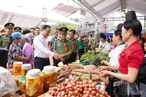 Quietly guiding way to peaceful frontier