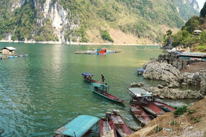 Life along Đà River