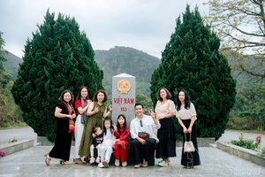Awakening tourism potential of Sam Mứn