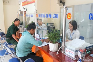 Reforming administrative procedures, creating “green channel” to attract investment