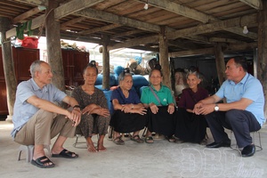 Accompanying elderly people in difficult circumstances
