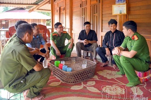 Nậm Kè Party Committee innovates to serve people