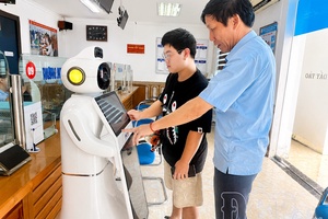 AI robot - “Digital assistant” elevating service quality for citizens