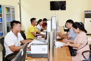Sín Thầu puts people at center of administrative reform