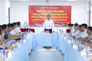 Provincial Party Secretary Trần Tiến Dũng inspects new school year preparations in Si Pa Phìn