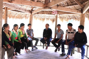 Village Elder Cứ Chừ Tú grew up from the heart of the people (Part 1)