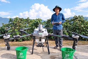 Mùa A Nhìa - The man who is bringing technology to hillsides