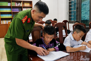 'Sowing seeds, giving wings to Việt Nam - Laos dreams (Part 3)