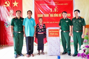 Comradeship under roofs of gratitude houses