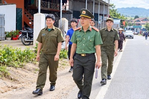 Learning from Uncle Hồ in every deed for the people