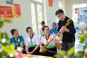 Preserving sound of Tính lute