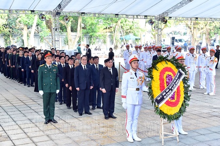 Delegation from Điện Biên Province Pays Respects to General Secretary Nguyễn Phú Trọng