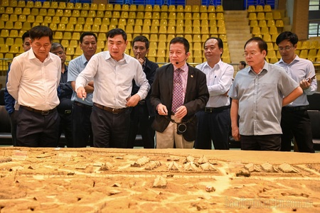 Điện Biên leaders check plan to preserve and restore the central area of the Điện Biên Phủ Stronghold