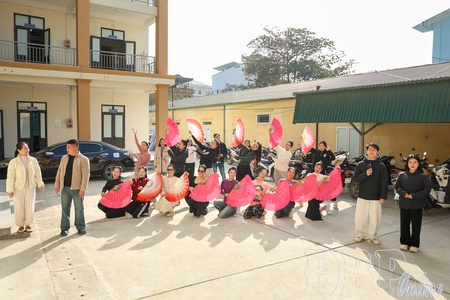 Điện Biên Phủ bustling to welcome 2026 New Year